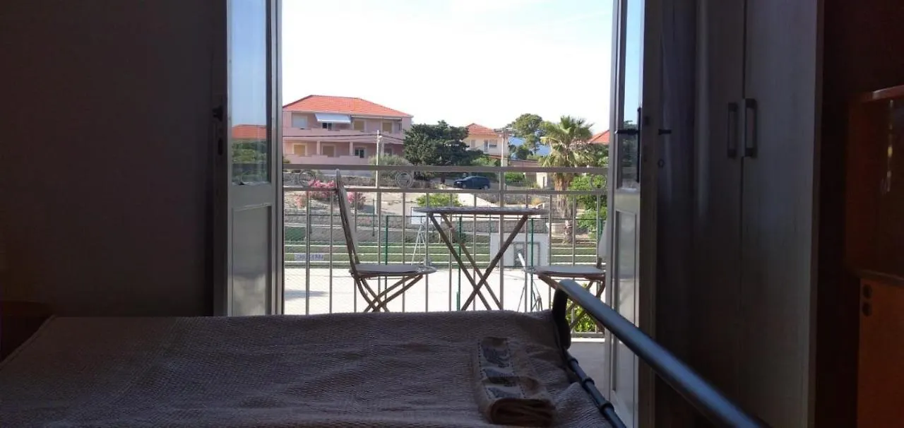 Apartments Ljilja スラティネ 0*,  クロアチア