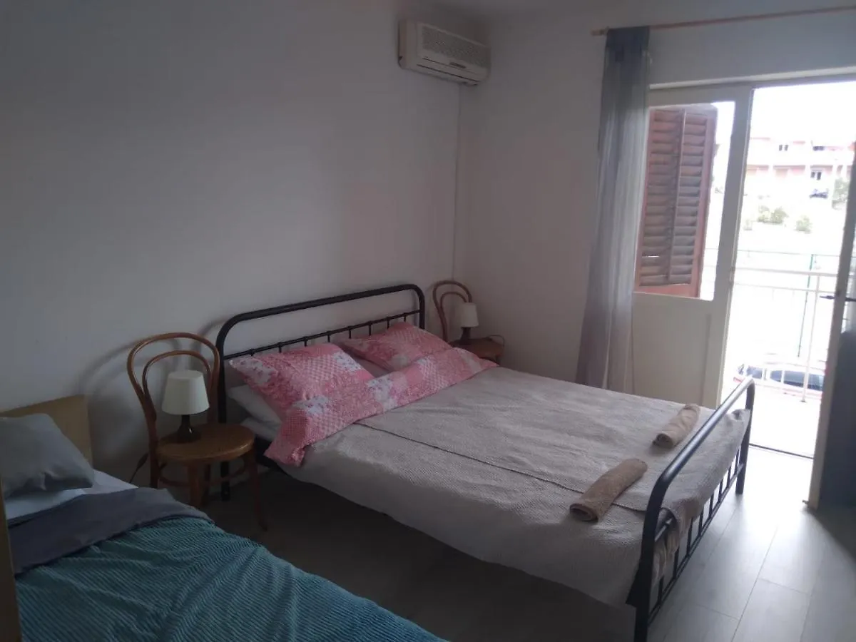 Apartments Ljilja Slatine